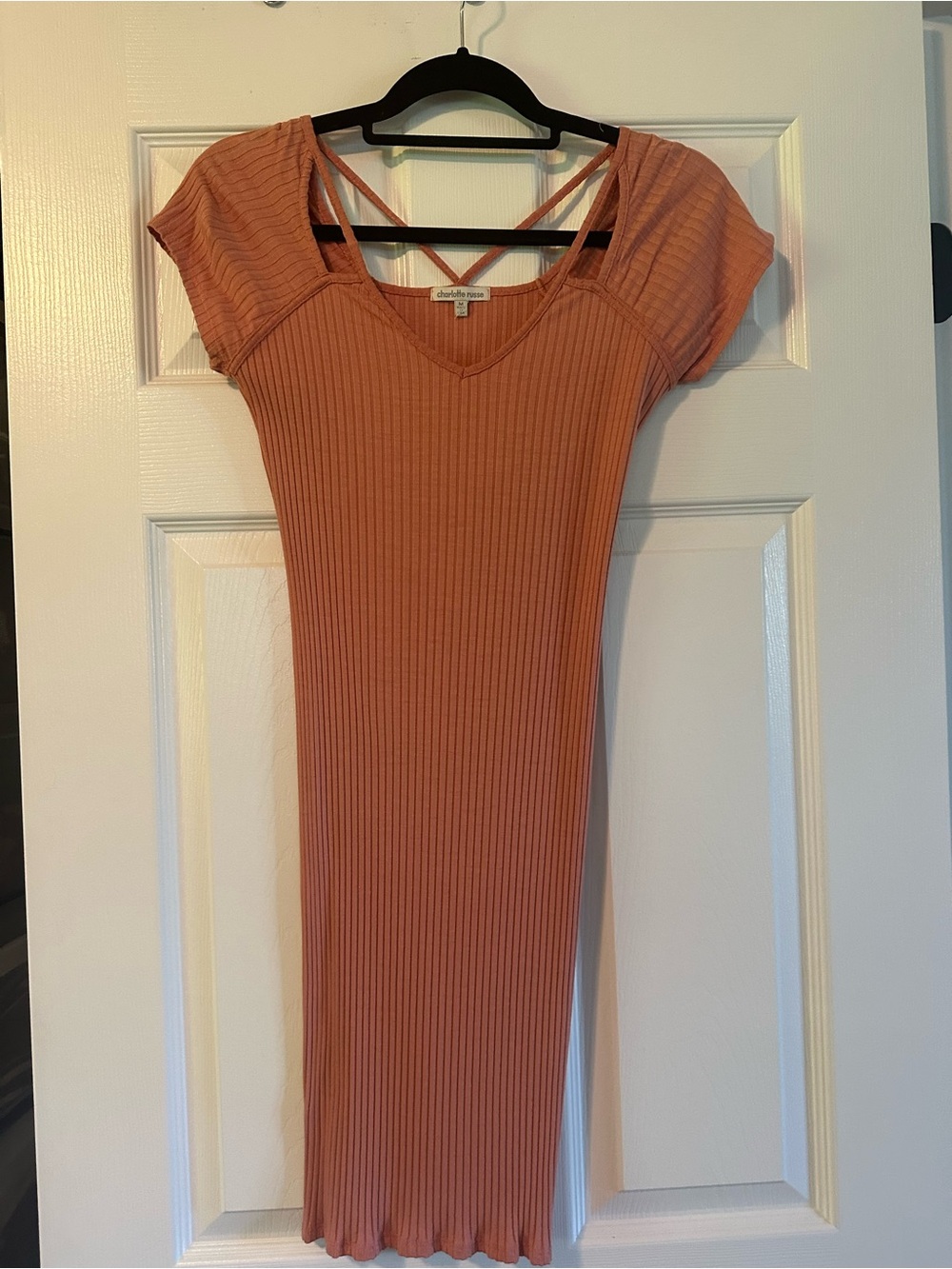 Charlotte Russe Ribbed V-Neck Midi Dress in Rust